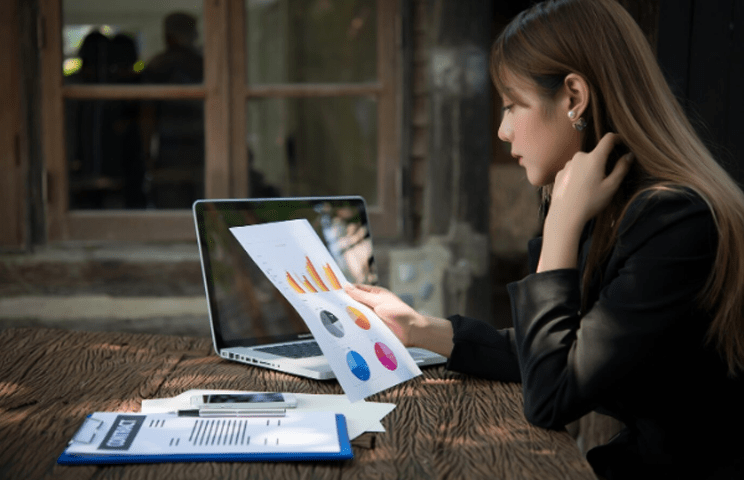 Hyper-personalized digital marketing: FinTech & analytics